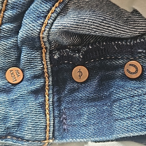 Lucky Brand The Cut Off Button Fly Jean Short - Picture 8 of 8